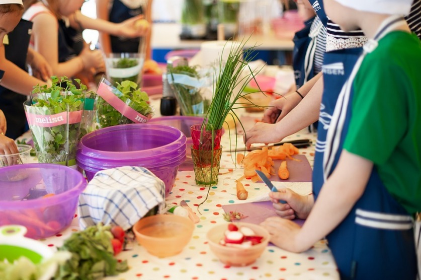Children_Cooking_Image